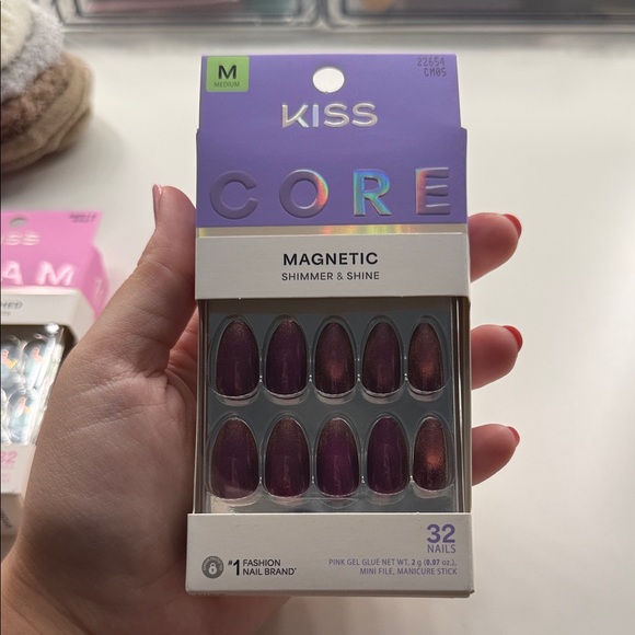 KISS Glam and Core Nail Set - Pink, Purple/red, Crome - Picture 4 of 4